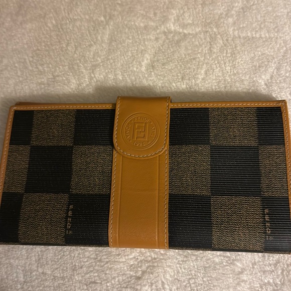 Fendi Handbags - Fendi Bags Fendi Roma 1926 Billfold Style Wallet Black /Tan